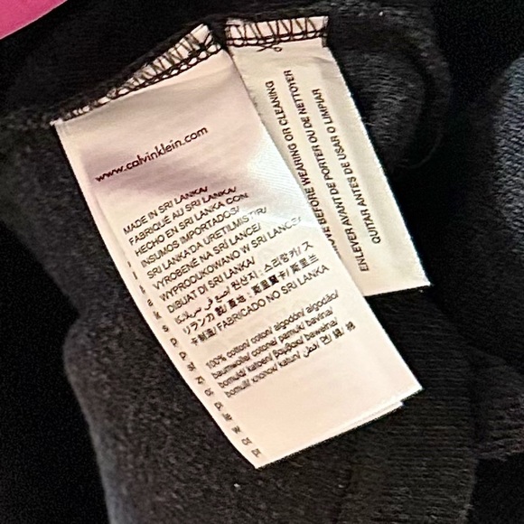 BUNDLE - TWO Men’s Sweaters - Picture 7 of 11